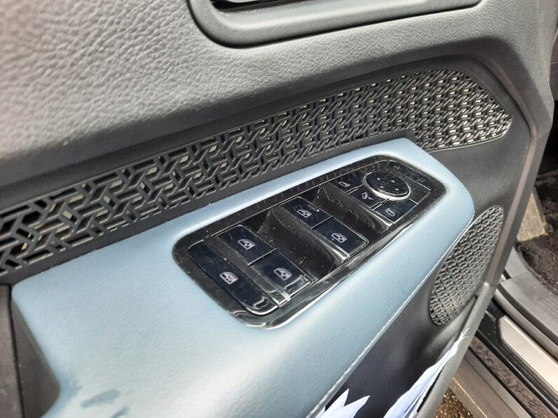 NISSAN ARIYA EVOLVE 63Kwh PACK SPORT completo