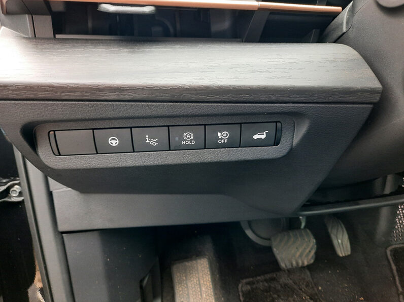 NISSAN ARIYA EVOLVE 63Kwh PACK SPORT completo