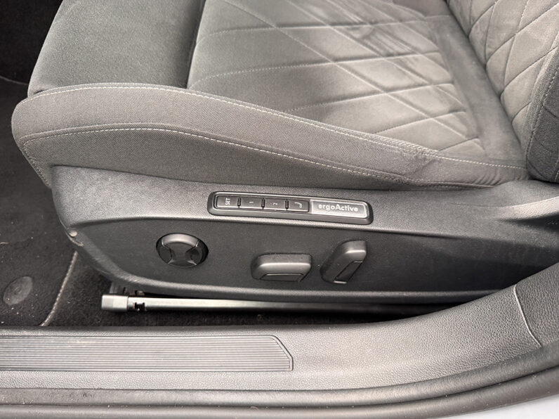 VOLKSWAGEN GOLF 1.4 TSI e-HYBRID (PHEV) DSG completo