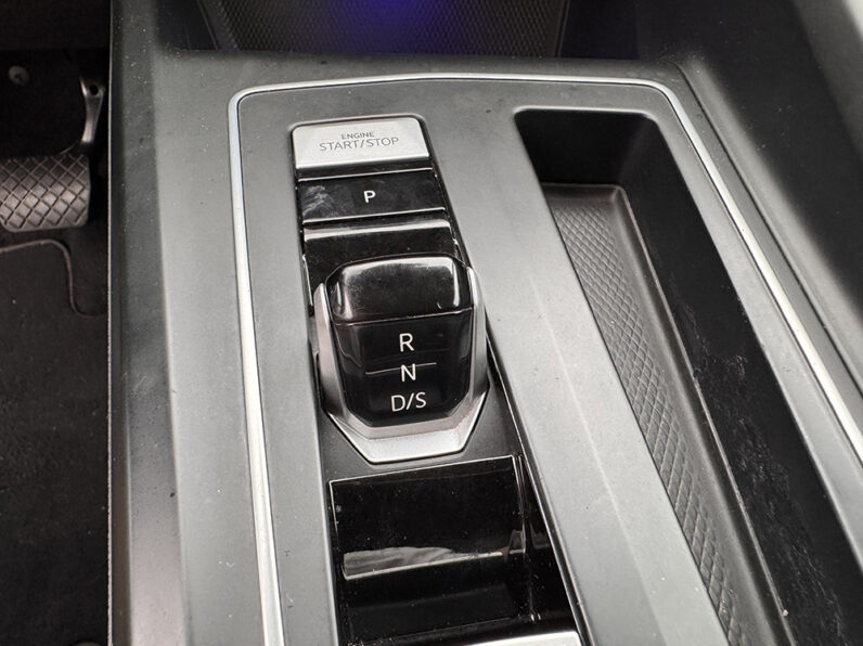 VOLKSWAGEN GOLF 1.4 TSI e-HYBRID (PHEV) DSG completo