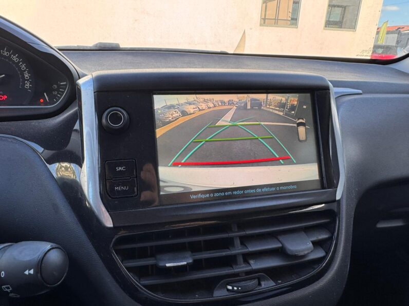 Peugeot 208 1.2 PureTech Signature completo