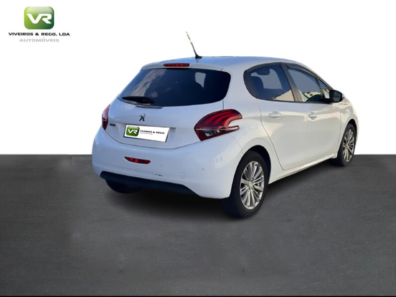 Peugeot 208 1.2 PureTech Signature completo