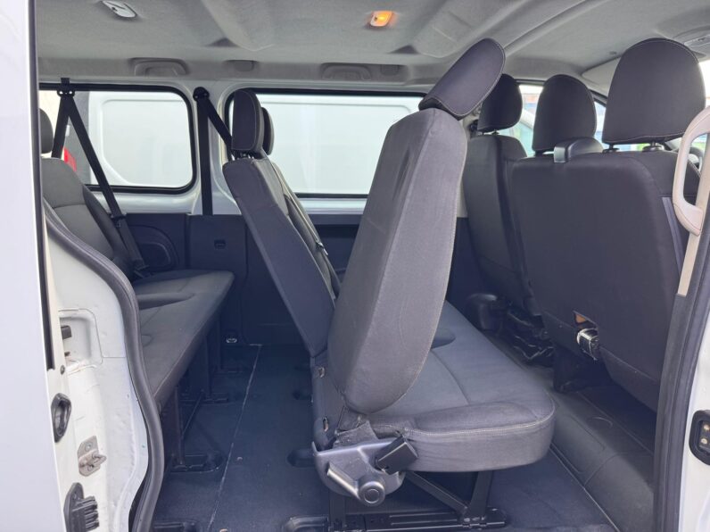 RENAULT TRAFIC III  1.6 DCi 9 LUGARES completo
