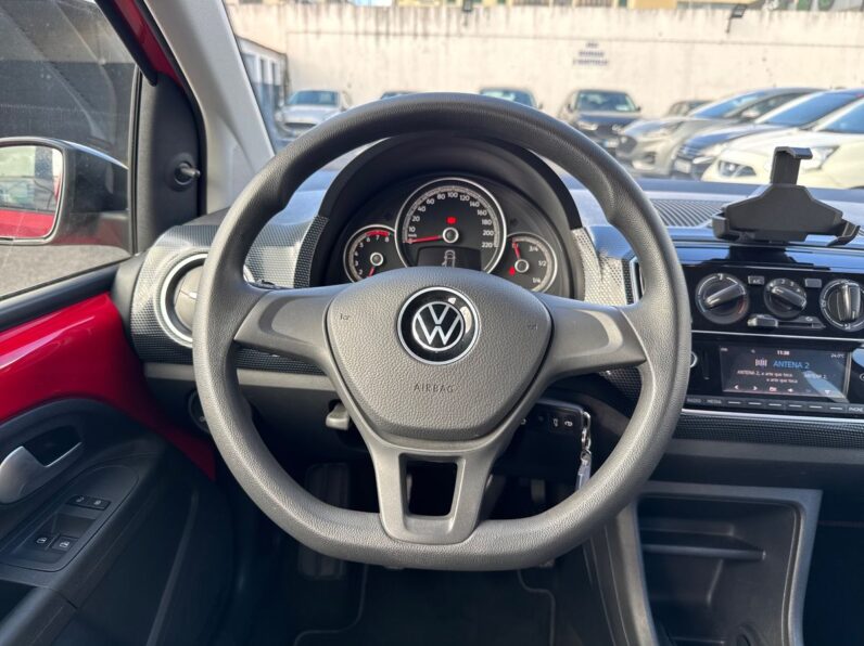 VOLKSWAGEN UP 1.0i MOVE UP! completo