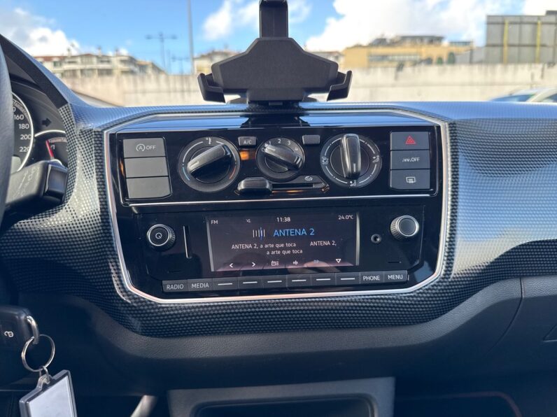 VOLKSWAGEN UP 1.0i MOVE UP! completo