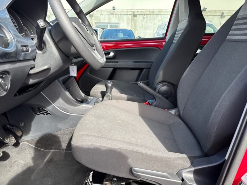 VOLKSWAGEN UP 1.0i MOVE UP! completo