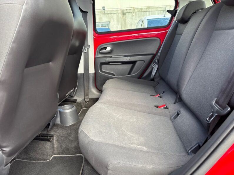 VOLKSWAGEN UP 1.0i MOVE UP! completo