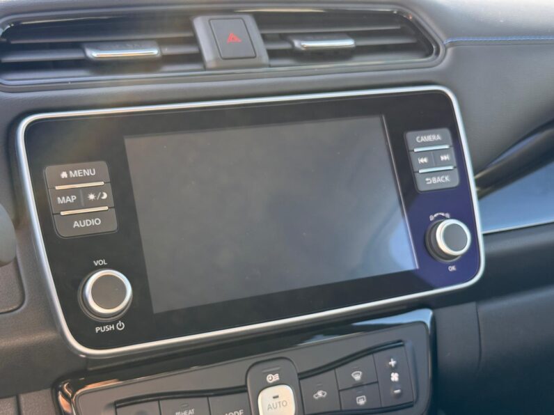 NISSAN LEAF 40 KWH N-CONNECTA completo