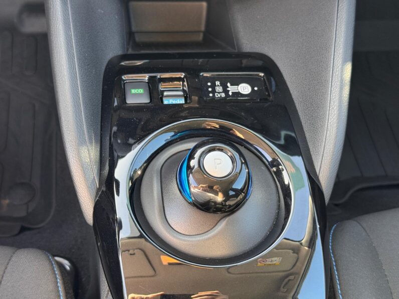 NISSAN LEAF 40 KWH N-CONNECTA completo